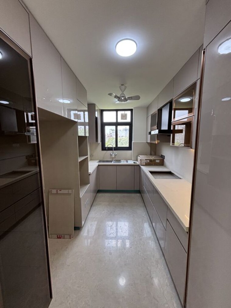 Kitchen, shivalik colony 4 Bedroom 260 Sq.Yd. Builder Floor In Shivalik Colony Delhi 10678655