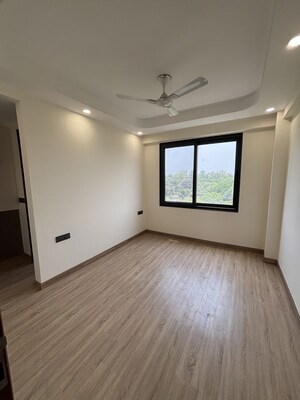 Room in 4 BHK Builder Floor at Shivalik Colony – for Sale