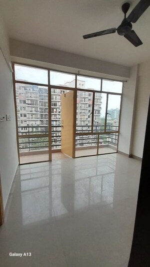 Room in 2 BHK Apartment at Lotus Homz, Sector 111 – for Rent