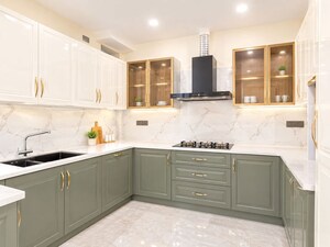 Kitchen in 3 BHK Builder Floor at Dlf Phase ii – for Sale