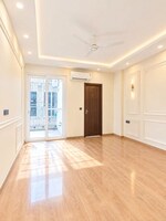 3 BHK +  215 Sq.Yd. Builder Floor in DLF Phase II
