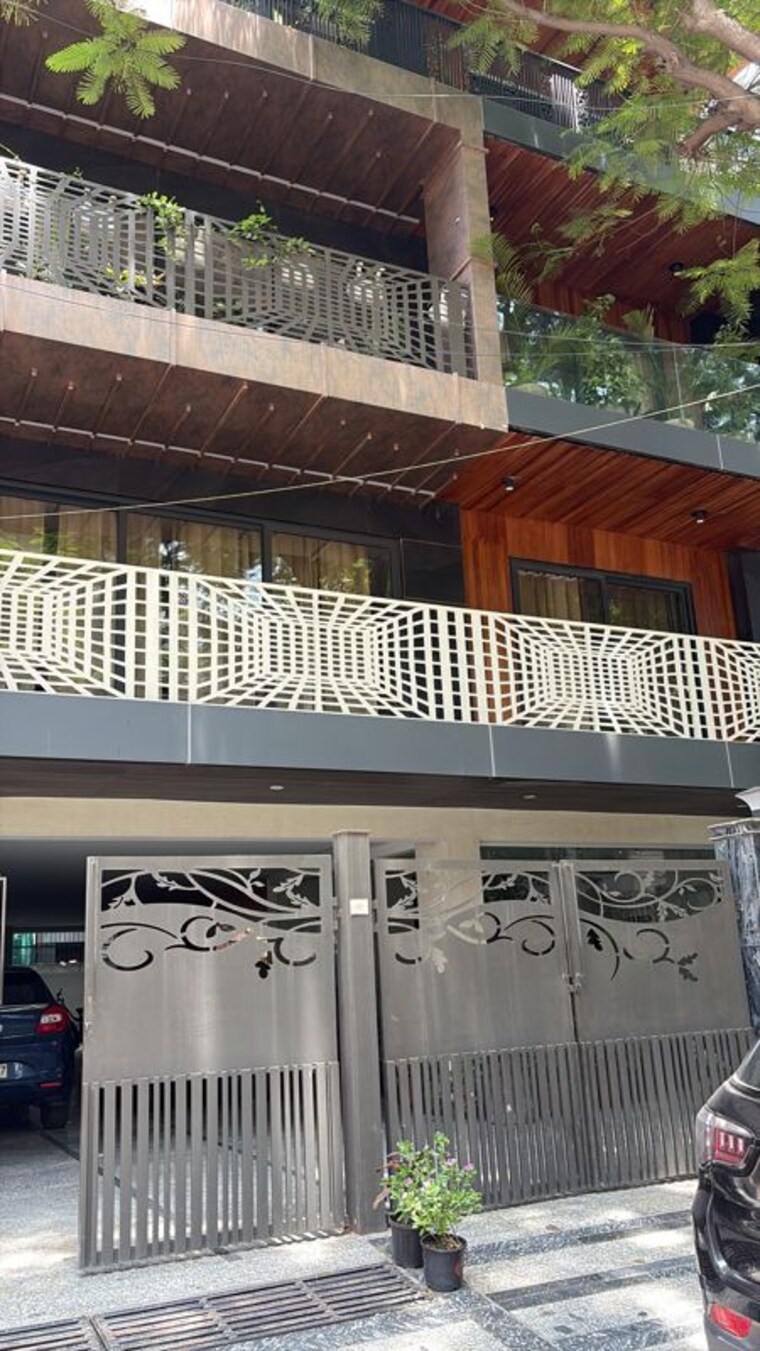 Exterior View, dlf phase ii 3 Bedroom 2000 Sq.Ft. Builder Floor In Dlf Phase ii Gurgaon 10678679