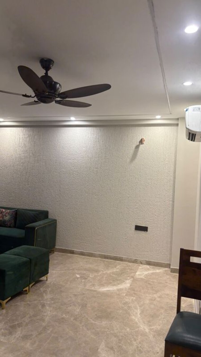 Team Area, dlf phase ii 3 Bedroom 2000 Sq.Ft. Builder Floor In Dlf Phase ii Gurgaon 10678679
