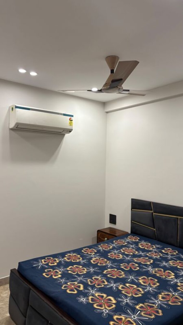 Bedroom, dlf phase ii 3 Bedroom 2000 Sq.Ft. Builder Floor In Dlf Phase ii Gurgaon 10678679