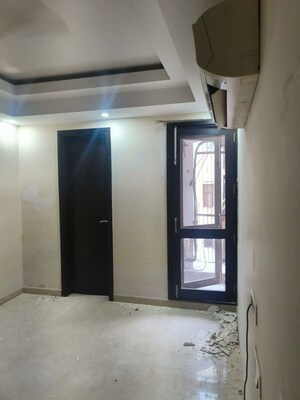 Room in 3 BHK Builder Floor at Kalkaji – for Rent