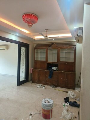 Room in 3 BHK Builder Floor at Kalkaji – for Rent