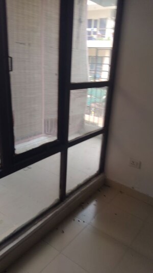 Furnished Amenities in 2 BHK Apartment at OP Floridaa, Sector 82 – for Rent