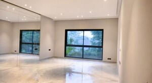 Room in 5 BHK Villa at Chattarpur – for Sale