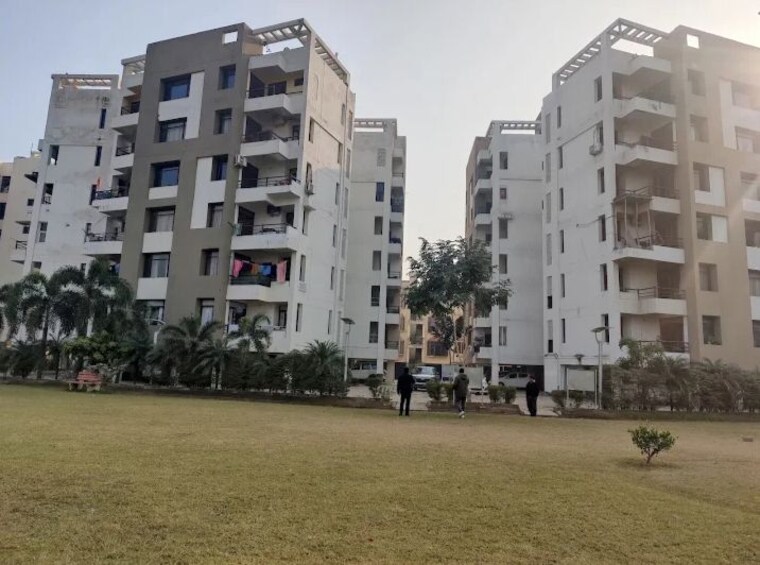 Exterior View, prem-satyam-swastik-apartment 2.5 Bedroom 1450 Sq.Ft. Apartment In Patiala Road Zirakpur 10678622