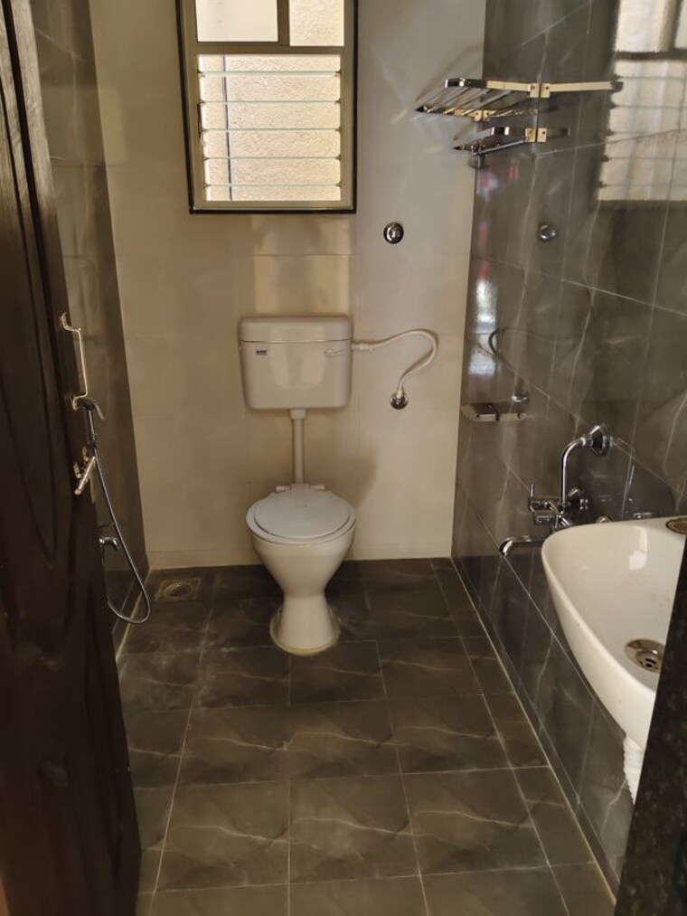 Bathroom, rajesh-complex-tingre-nagar 1 Bedroom 580 Sq.Ft. Apartment In Tingre Nagar Pune 10678731