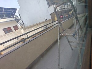 Balcony in 3 BHK Builder Floor at Sector 31 – for Rent