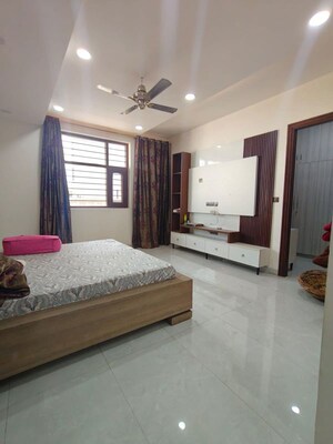 Bedroom in 3 BHK Builder Floor at Sector 31 – for Rent