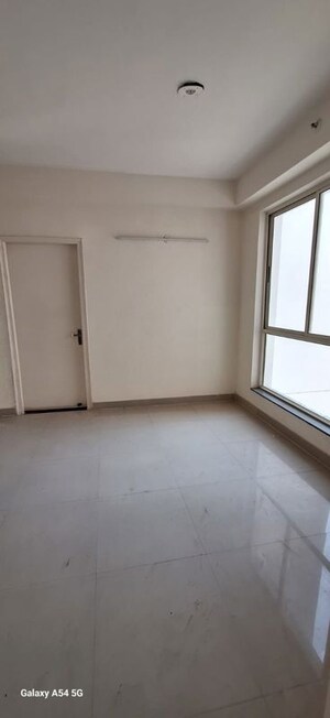 Room in 4 BHK Apartment at Imperia Esfera, Sector 37c – for Rent