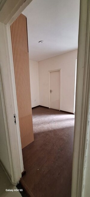 Room in 4 BHK Apartment at Imperia Esfera, Sector 37c – for Rent