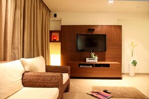 Furnished Amenities in 3 BHK Apartment at Blue Sea, Juhu – for Rent