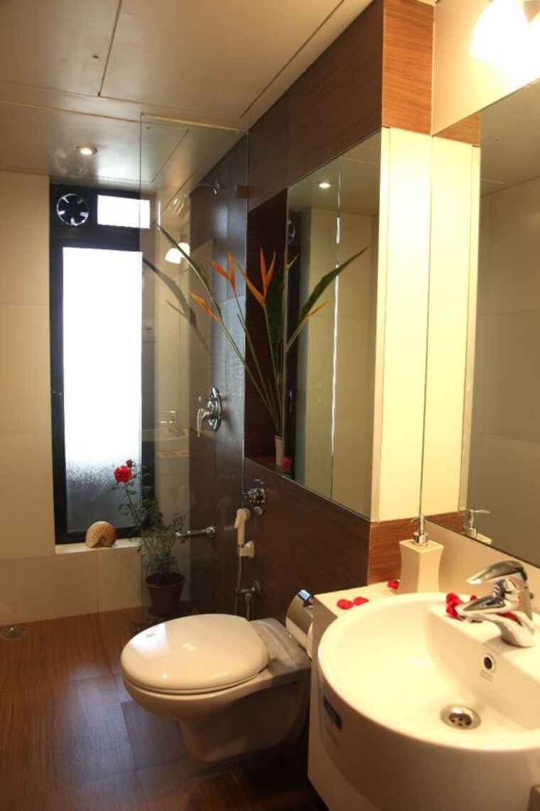 Bathroom, blue-sea 3 Bedroom 1800 Sq.Ft. Apartment In Juhu Mumbai 10678760