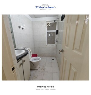 Team Area in 2 BHK Apartment at Mapsko Paradise, Sector 83 – for Rent