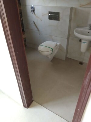 Bathroom in 3 BHK Apartment at Omaxe The Palace, Gomti Nagar – for Sale