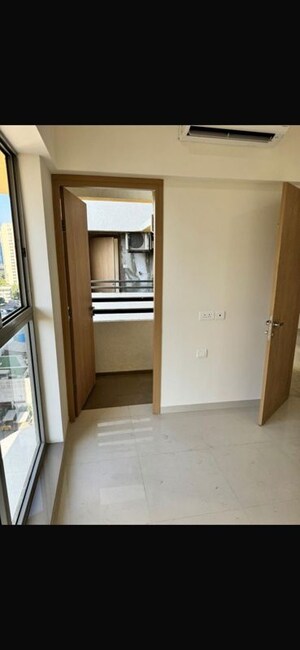 Room in 1 BHK Apartment at Lodha Unica, Jogeshwari West – for Rent
