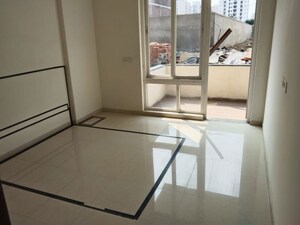 Room in 3 BHK Apartment at Omaxe The Palace, Gomti Nagar – for Sale