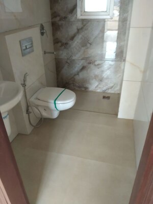 Bathroom in 3 BHK Apartment at Omaxe The Palace, Gomti Nagar – for Sale