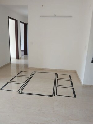 Room in 3 BHK Apartment at Omaxe The Palace, Gomti Nagar – for Sale