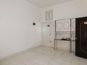Room in 3 BHK Builder Floor at Greater Kailash – for Rent
