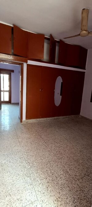 2 BHK Builder Floor For Rent in Sector 38