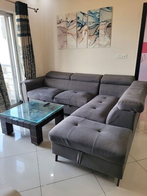 Team Area in 2 BHK Apartment at BM Luxuria, Hsr Layout – for Rent