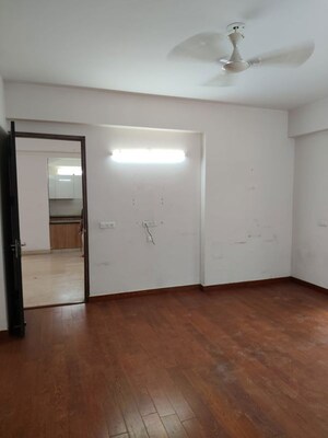 Room in 3.5 BHK Apartment at Parx Laureate, Sector 108 – for Rent