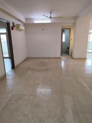Room in 3.5 BHK Apartment at Parx Laureate, Sector 108 – for Rent