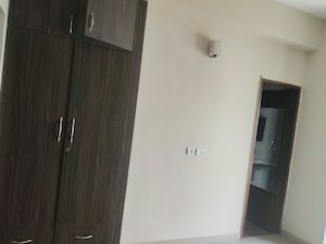 Furnished Amenities in 2 BHK Apartment at Mahagun Moderne, Sector 78 – for Rent