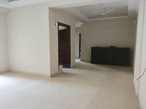 Room in 2 BHK Apartment at Mahagun Moderne, Sector 78 – for Rent