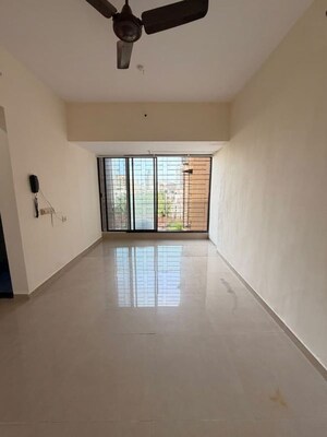 2 BHK Apartment For Sale in KVC Prathampad Apartment, Malad West