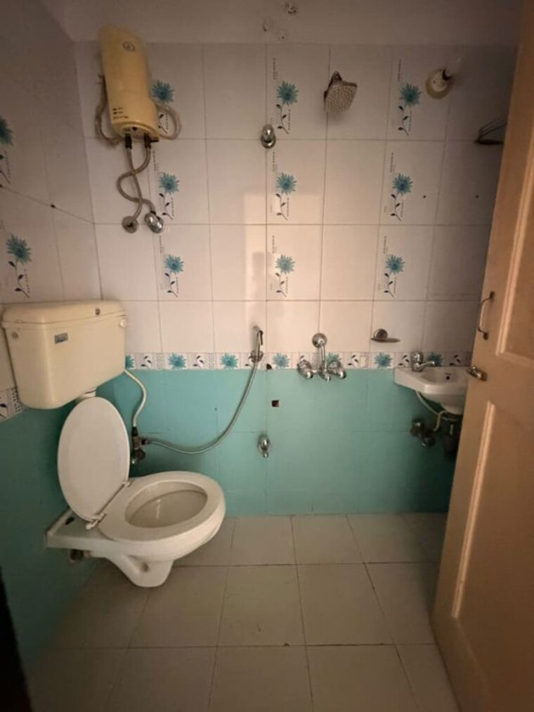 Bathroom, kvc-prathampad-apartment 2 Bedroom 630 Sq.Ft. Apartment In Malad West Mumbai 10678885
