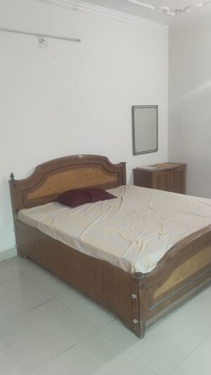Bedroom in 2 BHK Builder Floor at Gomti Nagar – for Rent