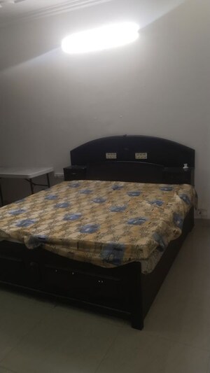 Bedroom in 2 BHK Builder Floor at Gomti Nagar – for Rent