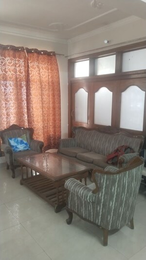 Living Room in 2 BHK Builder Floor at Gomti Nagar – for Rent