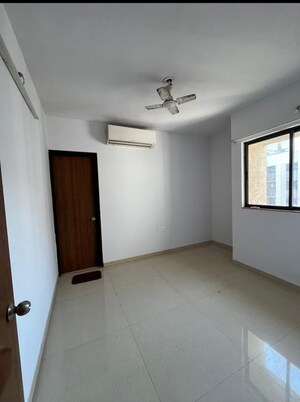 Room in 1 BHK Apartment at Lodha Palava Aurelia, Dombivli East – for Rent