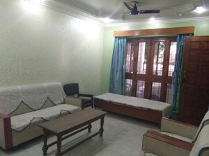 Living Room in 2 BHK Builder Floor at Gomti Nagar – for Rent