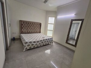 Room in 3 BHK Builder Floor at Sector 31 – for Rent