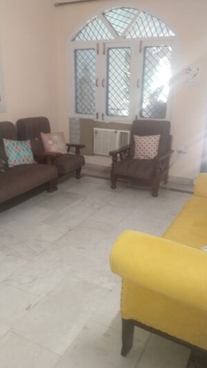 Living Room in 2 BHK Builder Floor at Gomti Nagar – for Rent