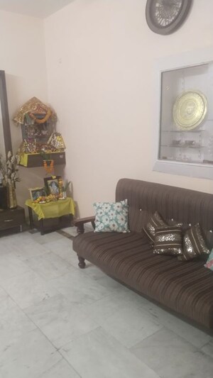 Living Room in 2 BHK Builder Floor at Gomti Nagar – for Rent