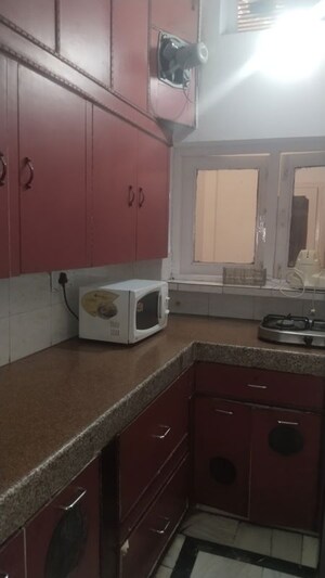 Kitchen in 2 BHK Builder Floor at Gomti Nagar – for Rent