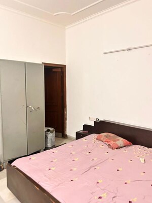 Bedroom in 3 BHK Builder Floor at Huda Market, Sector 31 – for Rent