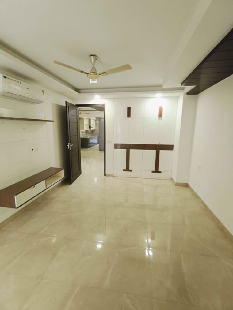 Room, sector 40 3 Bedroom 2200 Sq.Ft. Builder Floor In Sector 40 Gurgaon 10678922