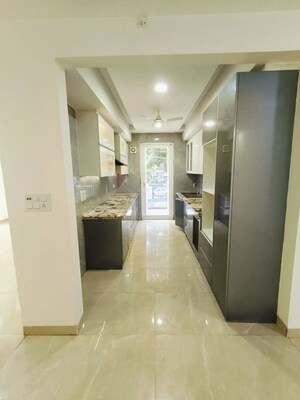 Building Lobby in 3 BHK Builder Floor at Sector 40 – for Rent