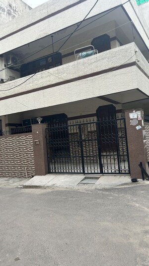 4 BHK Independent House For Sale in RWA Apartments Sector 41, Sector 41