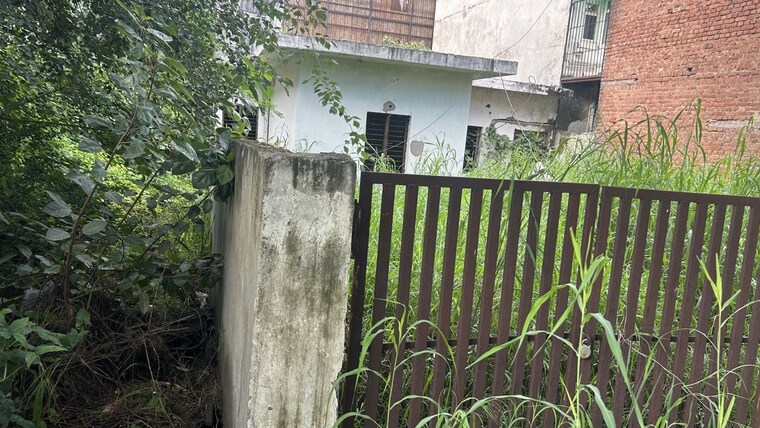 Balcony, sector 100  200 Sq.Mt. Plot In Sector 100 Noida 10678925