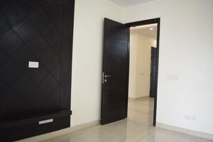 Room in 3 BHK Builder Floor at S S Southend, Sector 49 – for Rent